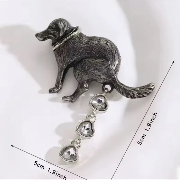 Pooping Gold Dog Brooch - Picture 6 of 7
